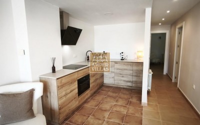 Beautiful, fully refurbished apartment with spacious terraces.